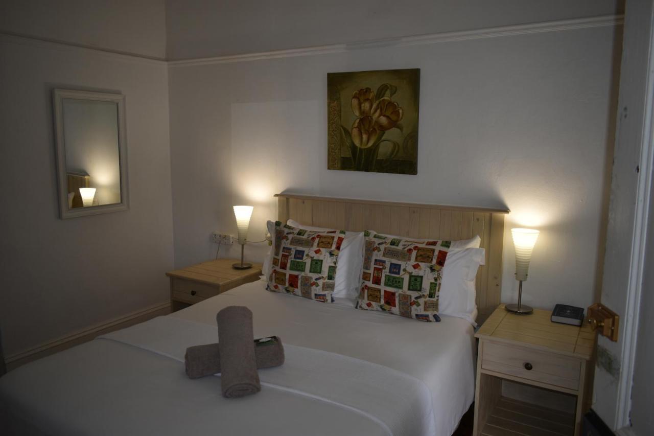 Steytlerville Royal Hotel Dış mekan fotoğraf