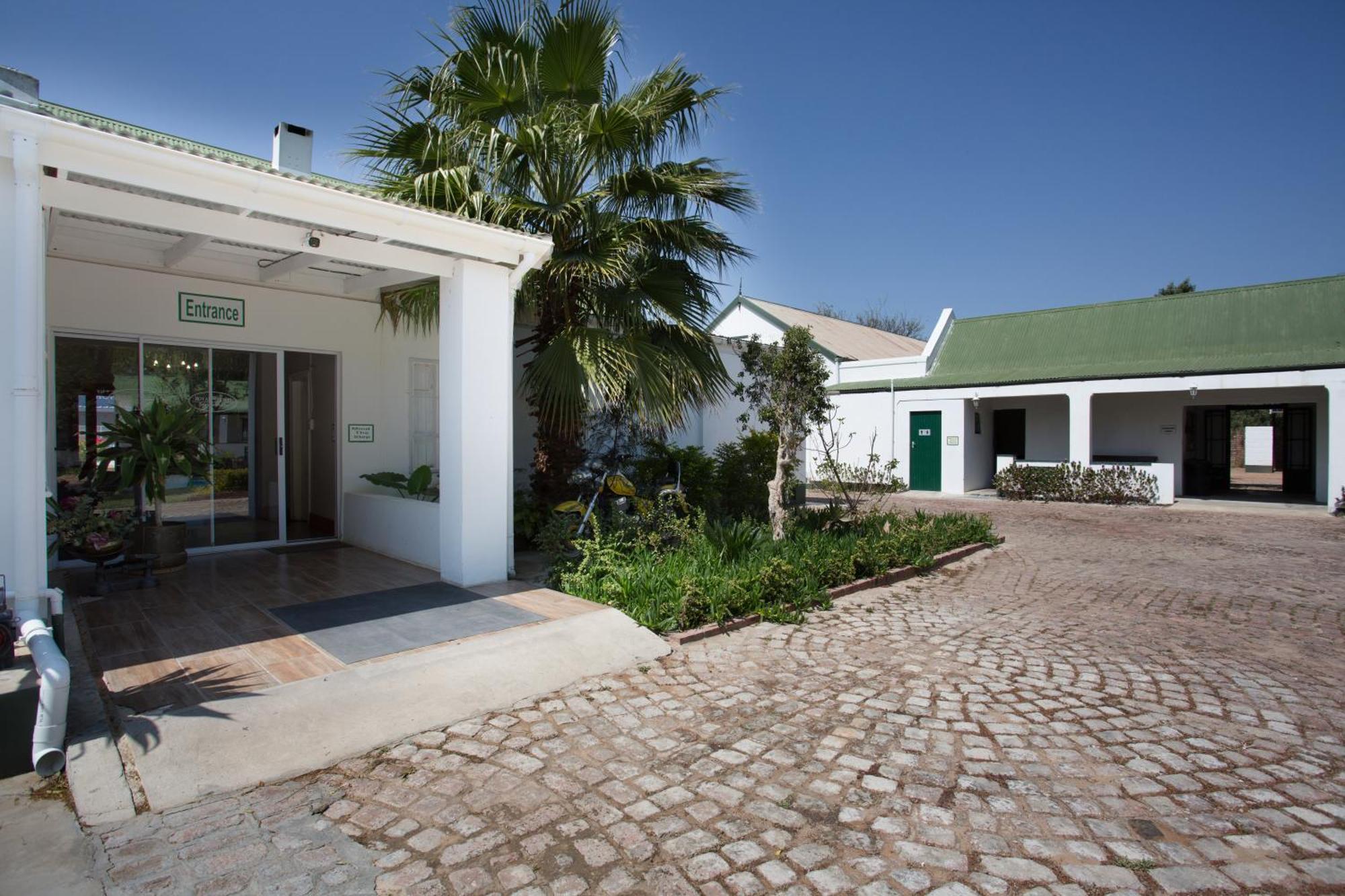 Steytlerville Royal Hotel Dış mekan fotoğraf