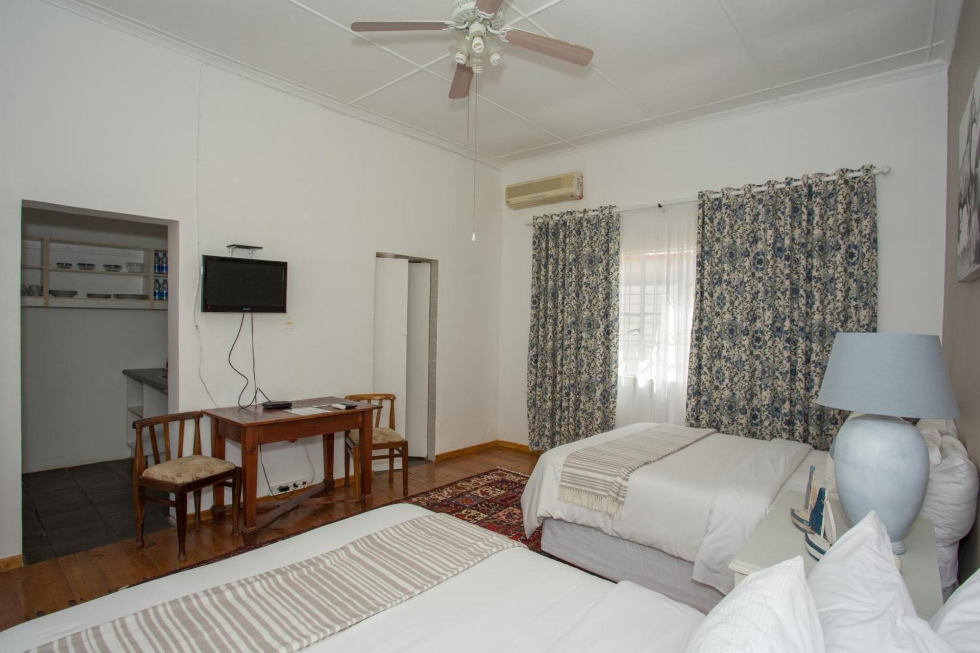 Steytlerville Royal Hotel Dış mekan fotoğraf
