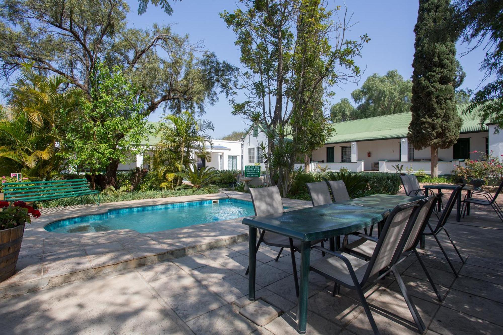 Steytlerville Royal Hotel Dış mekan fotoğraf