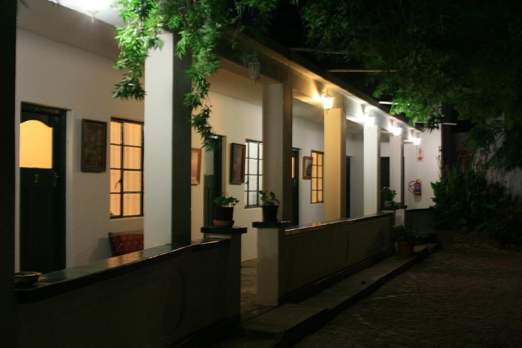 Steytlerville Royal Hotel Dış mekan fotoğraf