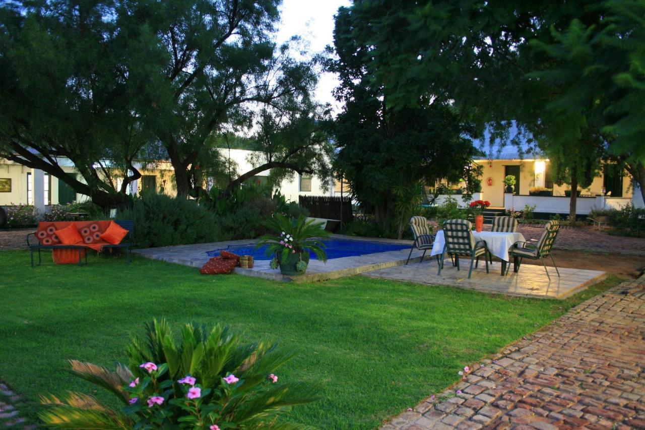 Steytlerville Royal Hotel Dış mekan fotoğraf